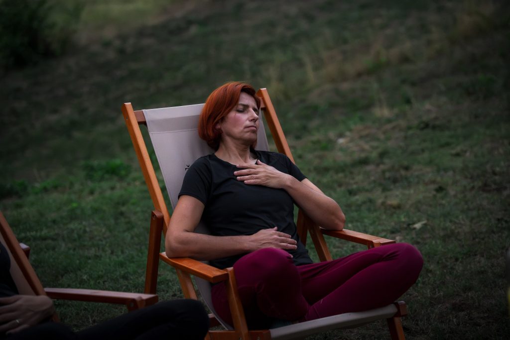 Doživite Vino & Yoga u Vinariji Žnidarić – yogu i meditaciju među trsovima, prirodu, degustaciju nagrađivanih vina i domaće proizvode.
