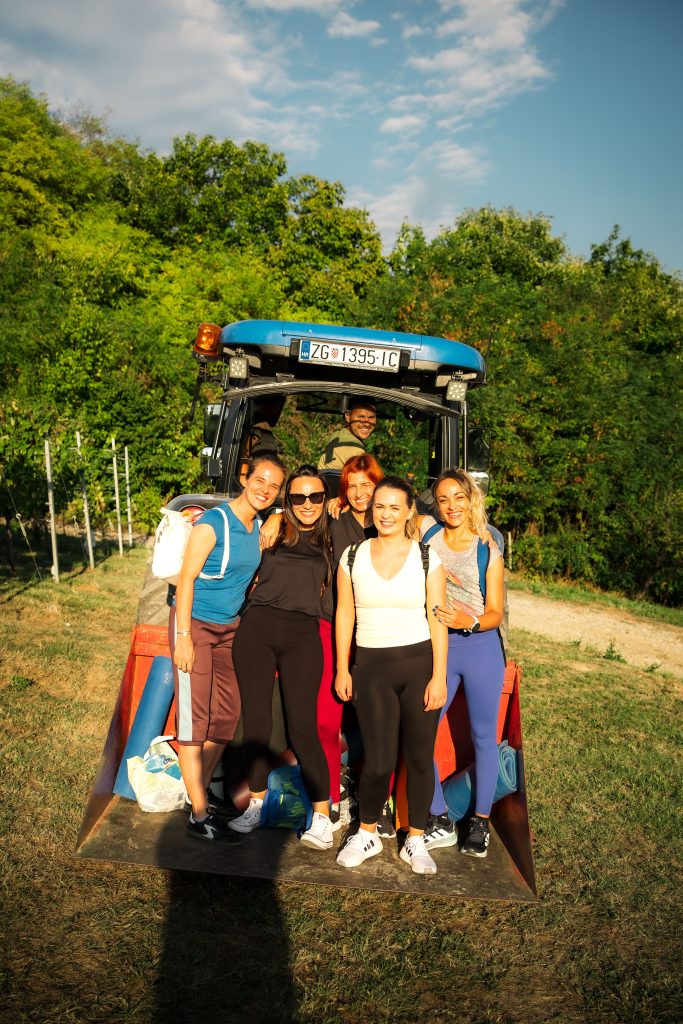 Doživite Vino & Yoga u Vinariji Žnidarić – yogu i meditaciju među trsovima, prirodu, degustaciju nagrađivanih vina i domaće proizvode.